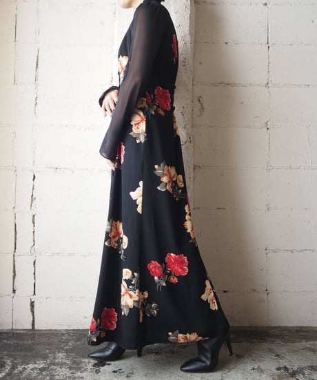 Sleeveless Flower Pattern Peekaboo Dress BKRE