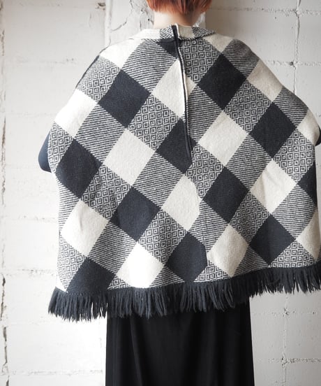 1970's Vintage Plaid Poncho BKWH