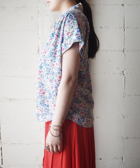 Flower Pattern Operation Collar Blouse WHBL