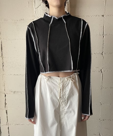 White  Stitch Wide Silhouette Cutsewn BK