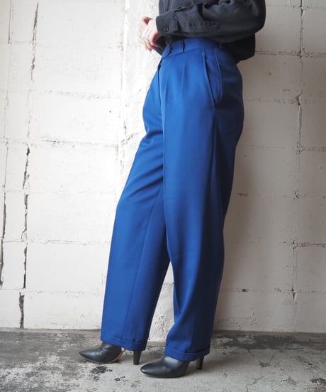 Center Press Tuck Pants BL