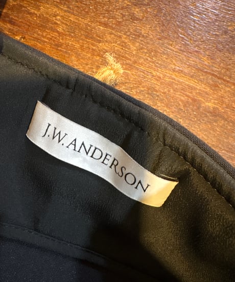 J.W.ANDERSON Curved Hem Line Design Skirt BKLGNYE