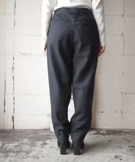 MARC JACOBS Button Design Tuck Pants BK