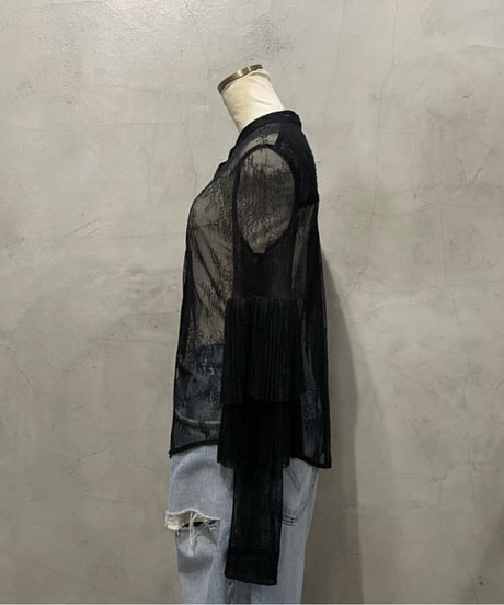 GUESS Design Sleeve Lace Blouse BK