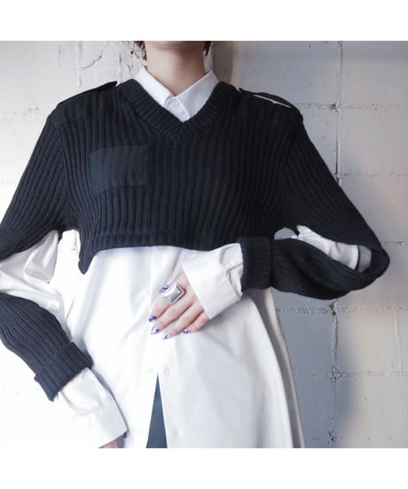 Remake Cropped Command Sweater BK