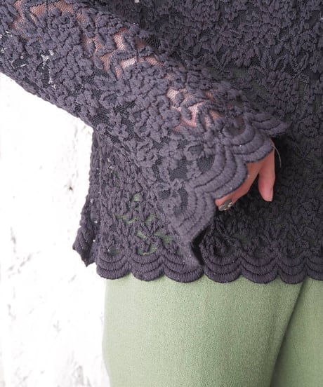 Mock Neck Flower Lace Cutsewn BK