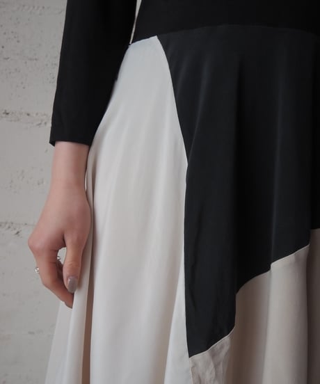 DKNY Color Panelled Long Sleeve Dress BK BE IV