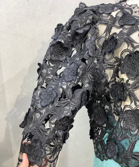 S/S Flower Motif Lace Tops BK