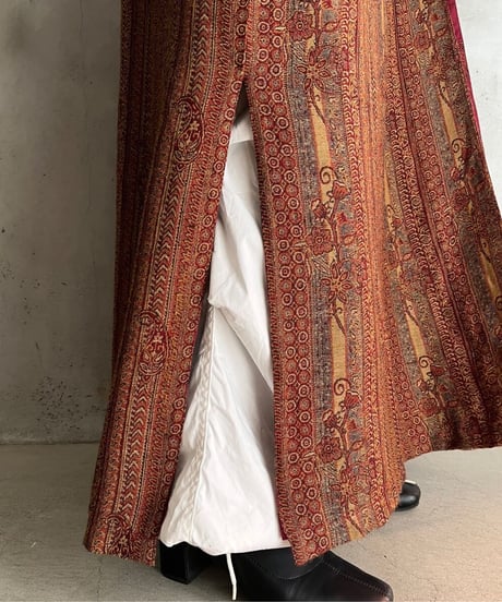 Ethnic Pattern China Button Gawn BR