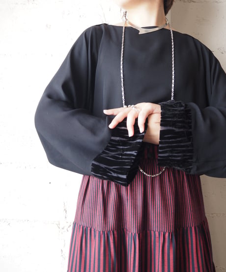 Boat Neck Velour Sleeve Blouse BK
