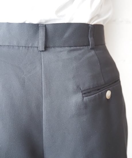 Tuck Shorts BK