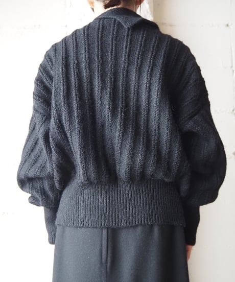 Design Neck Volume Sleeve Knit BK