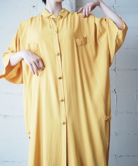 Tuck Sleeve Long Shirt YE