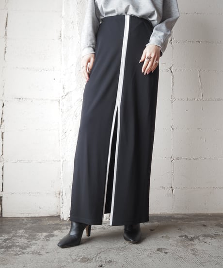 Center Line Tight Slit Easy Skirt BKWH