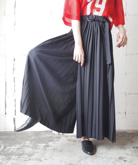 Pleated Super Wide Pants BK