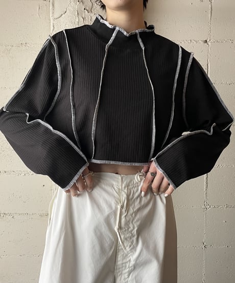 White  Stitch Wide Silhouette Cutsewn BK