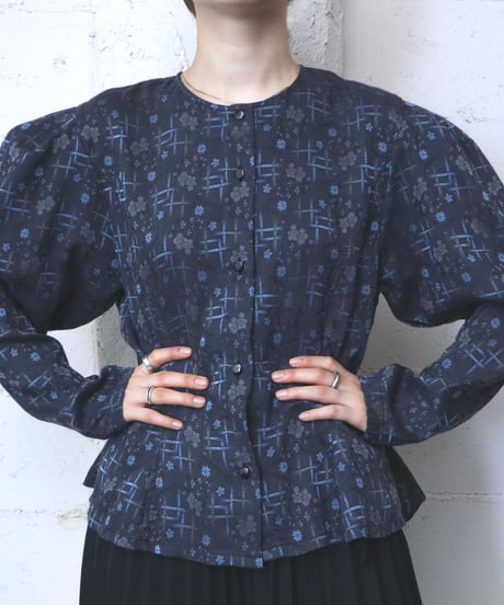 Flower Pattern Collarless Blouse NV