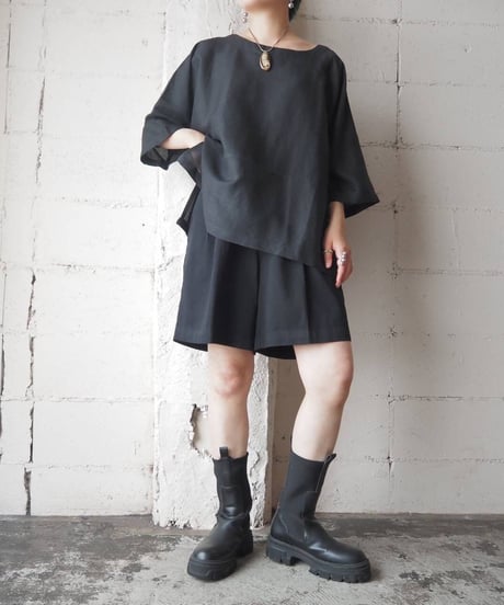 Boat Neck Side Slit Pullover BK