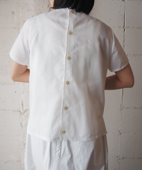 Euro Collarless Back Button Blouse WH