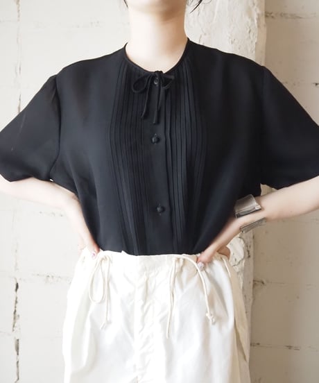 Pintuck S/S Seethrough Blouse  BK