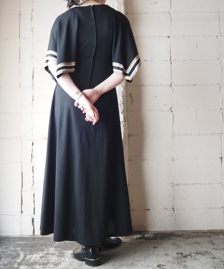 1970's Square Line Sleeve Dress BKBE