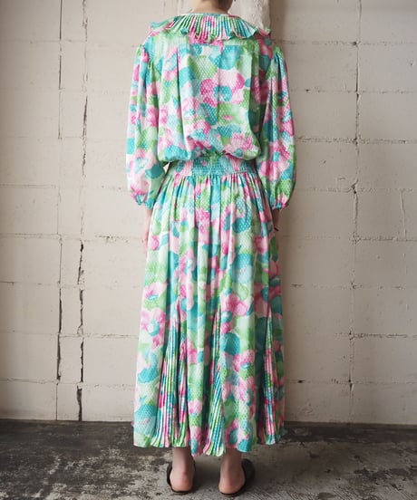Open Collar Flower Dress GNPI