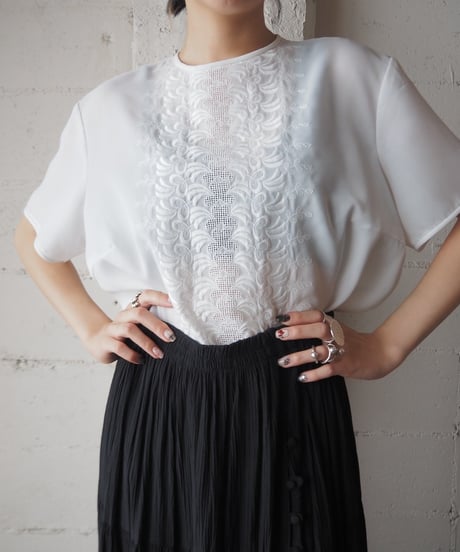 EURO Collarless Embroidery Blouse WH