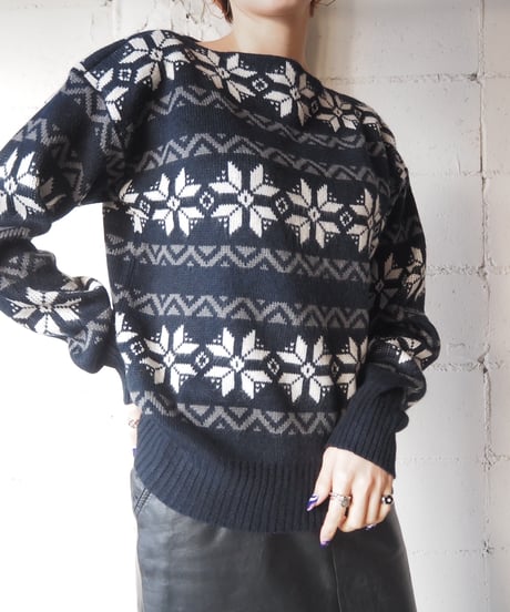 Snowflake Nordic Sweater BKWH