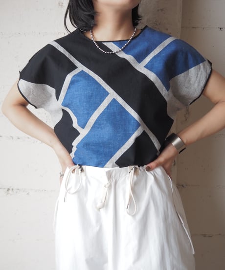 1980's Cross Print Collarless Blouse GRBLBK