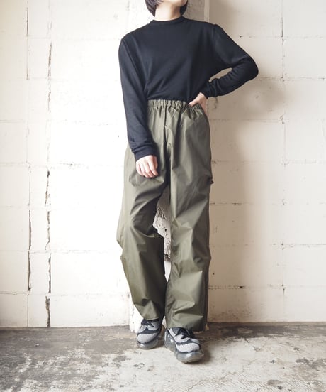 Back Zip Knit BK