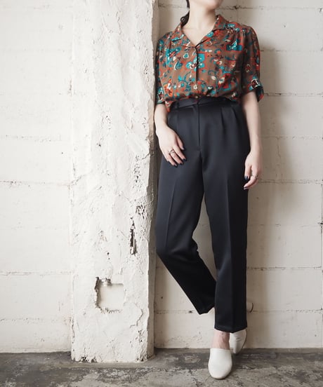 Open Collar Botanical Pattern Blouse BR