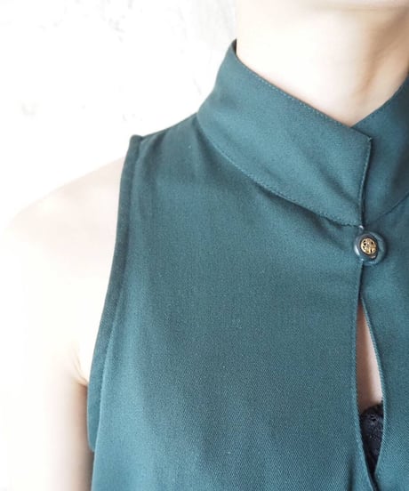 Peekaboo Many Button Dress GN