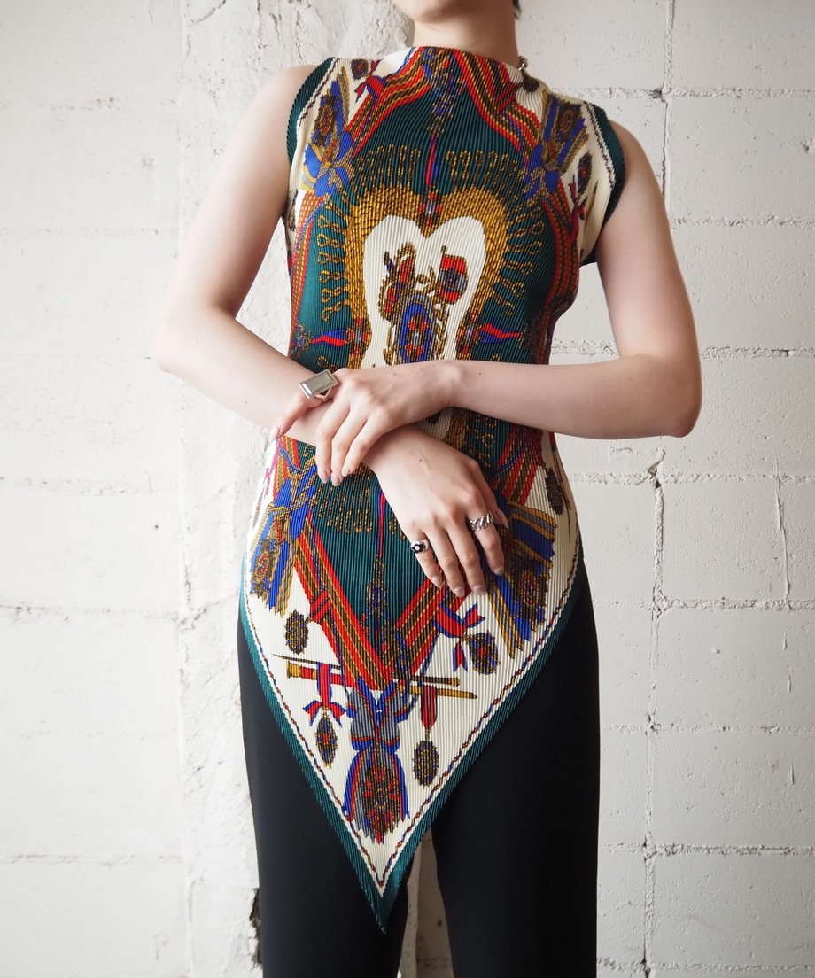 6638498f057a687a81757452