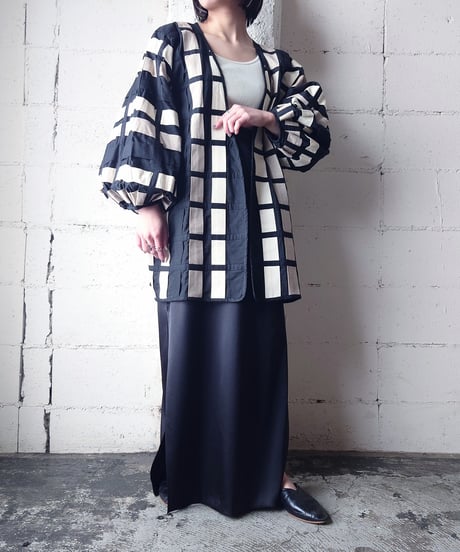 Volume Sleeve Tape Jacket BKWH
