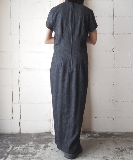 Shadow Pattern Center Slit Dress BK