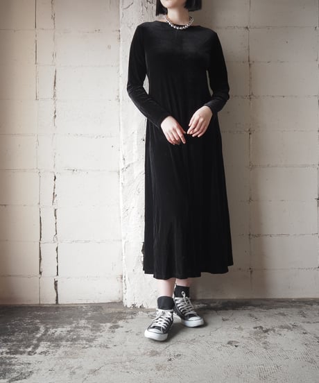WHITE STAG Long Sleeve Velour Dress BK