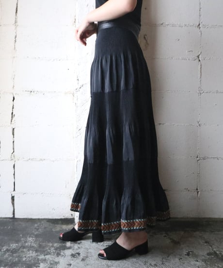 Pleated Design Long Skirt BK