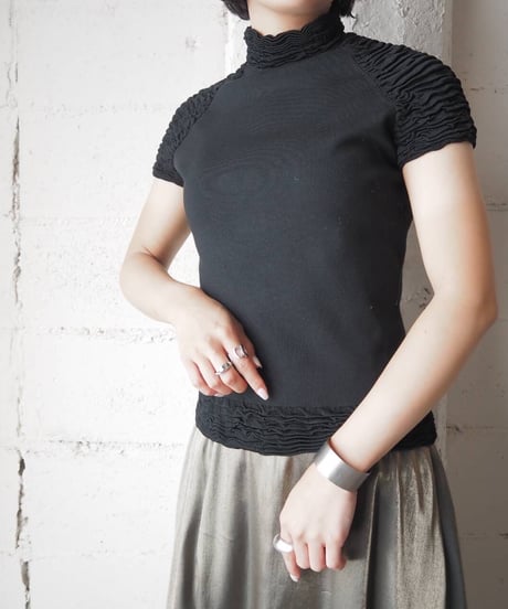 Gather Design Mock Neck Knit BK