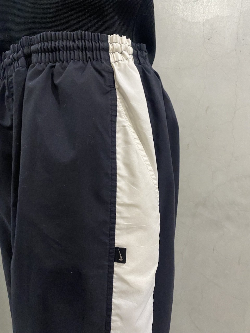 NIKE - 新品未使用　fcrb 4WAY STRETCH SIDE LINE PANTS NIKE - 新品未使用 fcrb 4WAY STRETCH SIDE LINE PANTSの通販 by