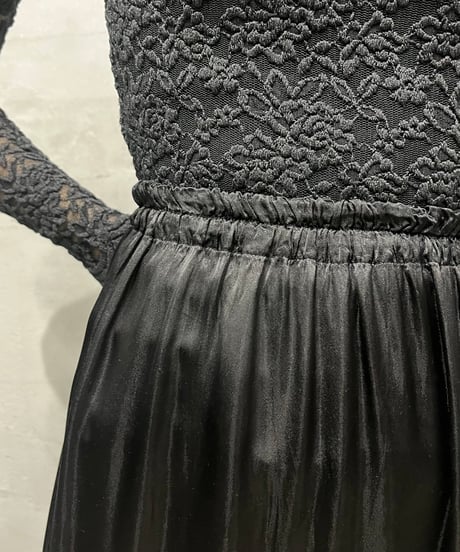 Satin × Lace Tiered Skirt BK