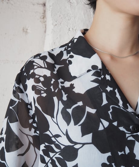 ATTENTION Floral Pattern Open Collar Shirt BKWH