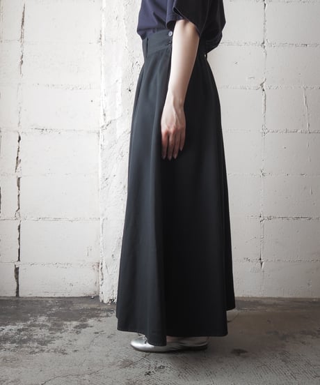 Tuck Flare Skirt BK