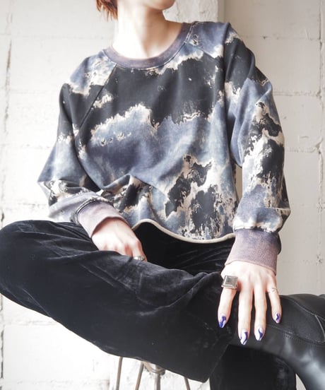 Tie Dye Cutoff Hem Sweat BKGR