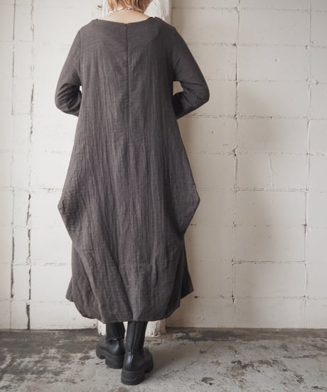 3D Silhouette Collarless Dress BR