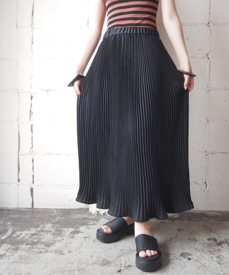 Accordion Pleats Easy Skirt BK