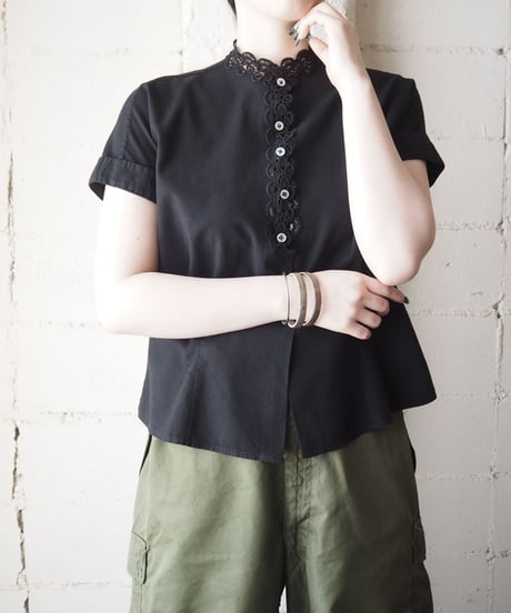 Collarless Lace Blouse BK