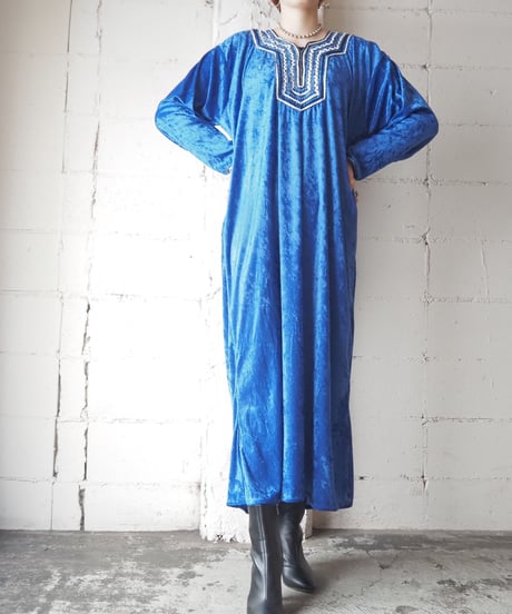 Embroidery Velour Dress BLBK