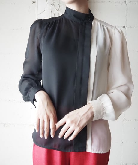 Bicolor Pleated Blouse BKWH