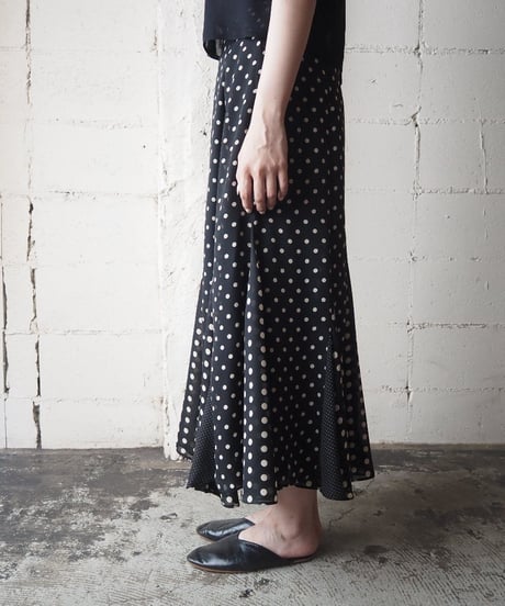 Dot Pattern Flare Hem Skirt BK