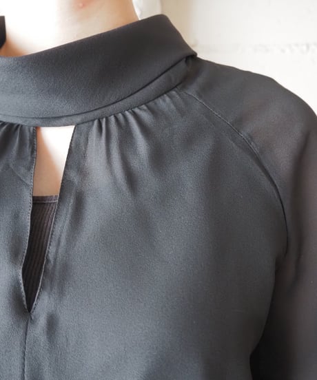 1970-80’s EURO Turn Over Collar Sheer Sleeve Dress BK